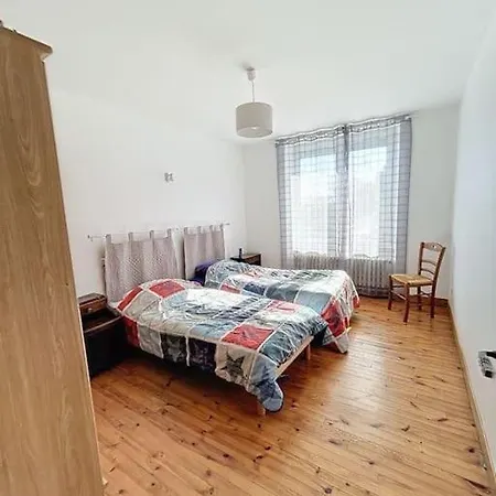 Brp Aveyron, Castan House, 5 Beds بيت للعطل