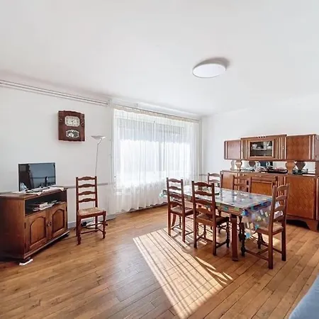 Brp Aveyron, Castan House, 5 Beds بيت للعطل *