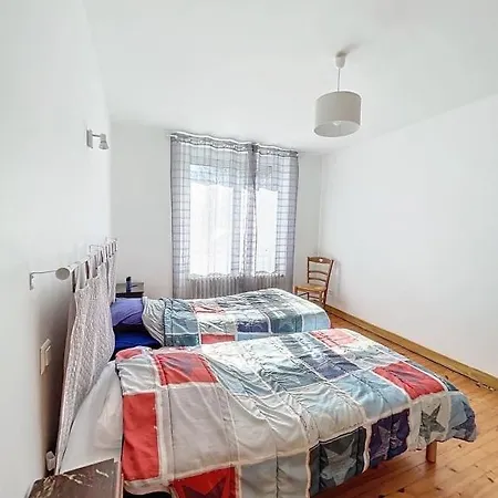 Brp Aveyron, Castan House, 5 Beds بيت للعطل *