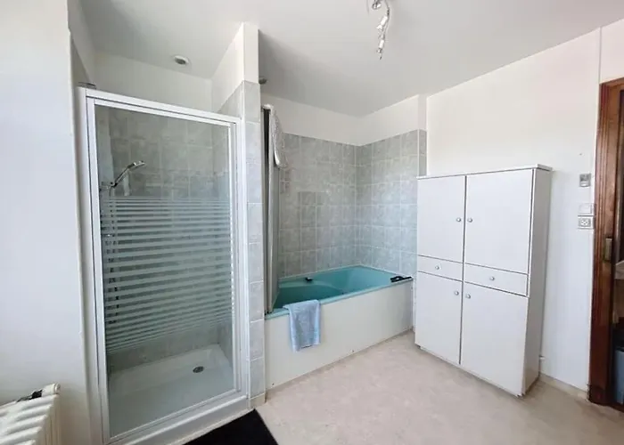 Brp Aveyron, Castan House, 5 Beds Сasa de vacaciones Druelle Balsac