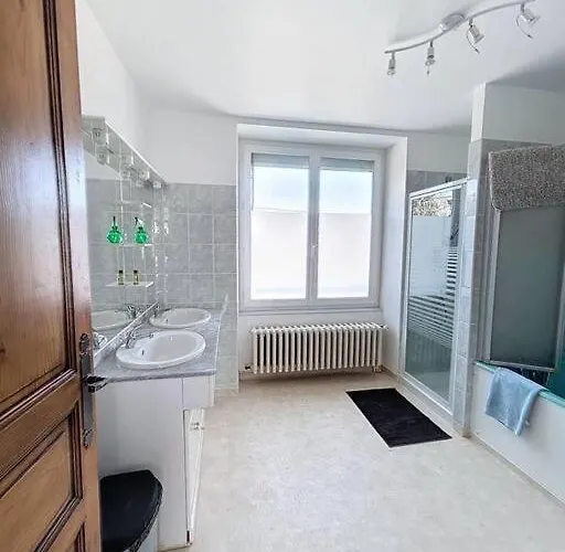 Сasa de vacaciones Brp Aveyron, Castan House, 5 Beds Druelle Balsac