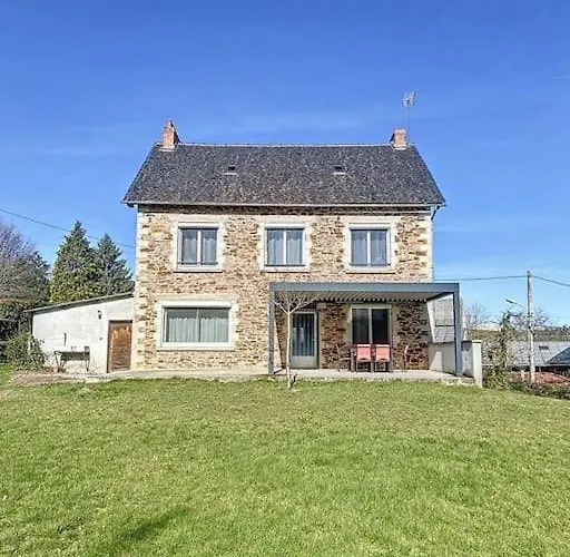 Сasa de vacaciones Brp Aveyron, Castan House, 5 Beds Druelle Balsac