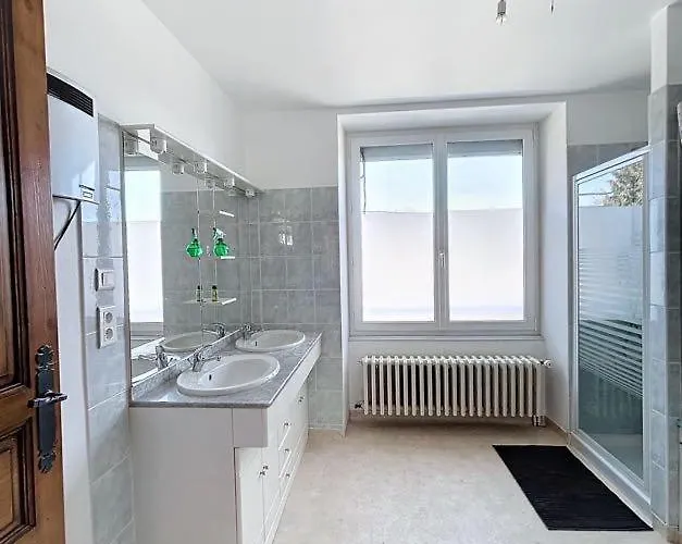 Brp Aveyron, Castan House, 5 Beds Сasa de vacaciones